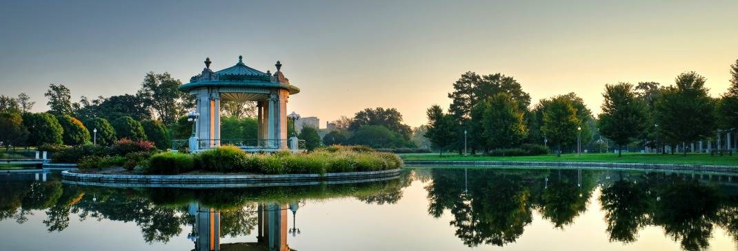 St Louis Park am Abend